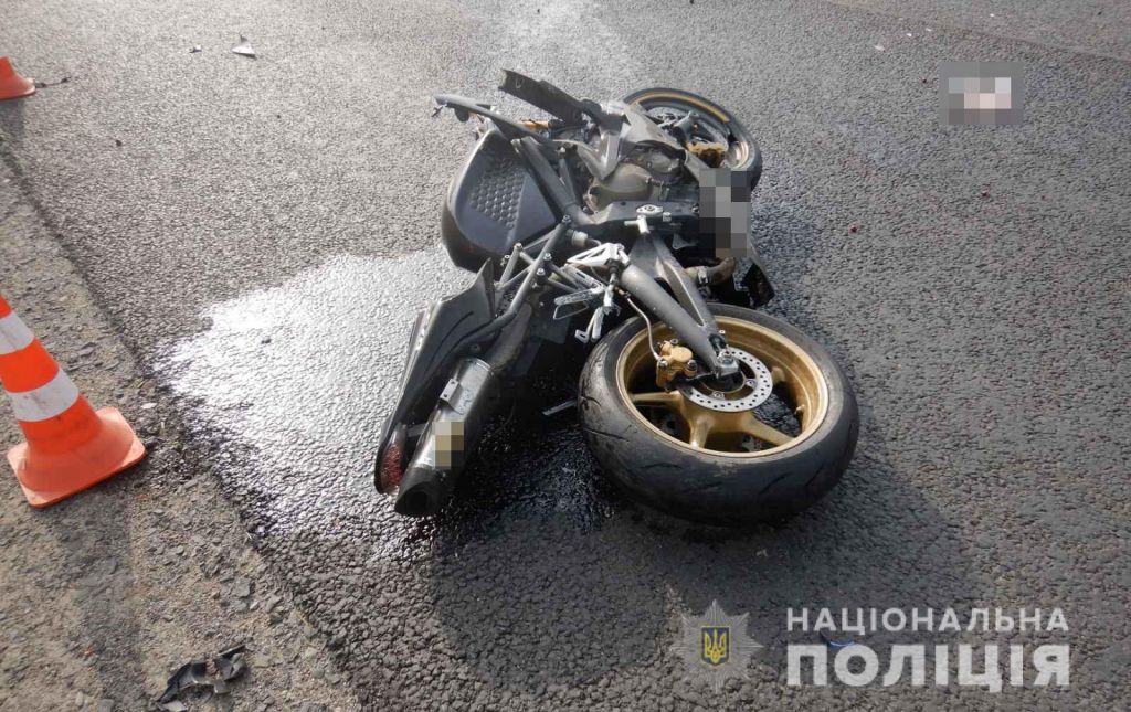 За Устилугом розбився юнак на спортивному мотоциклі